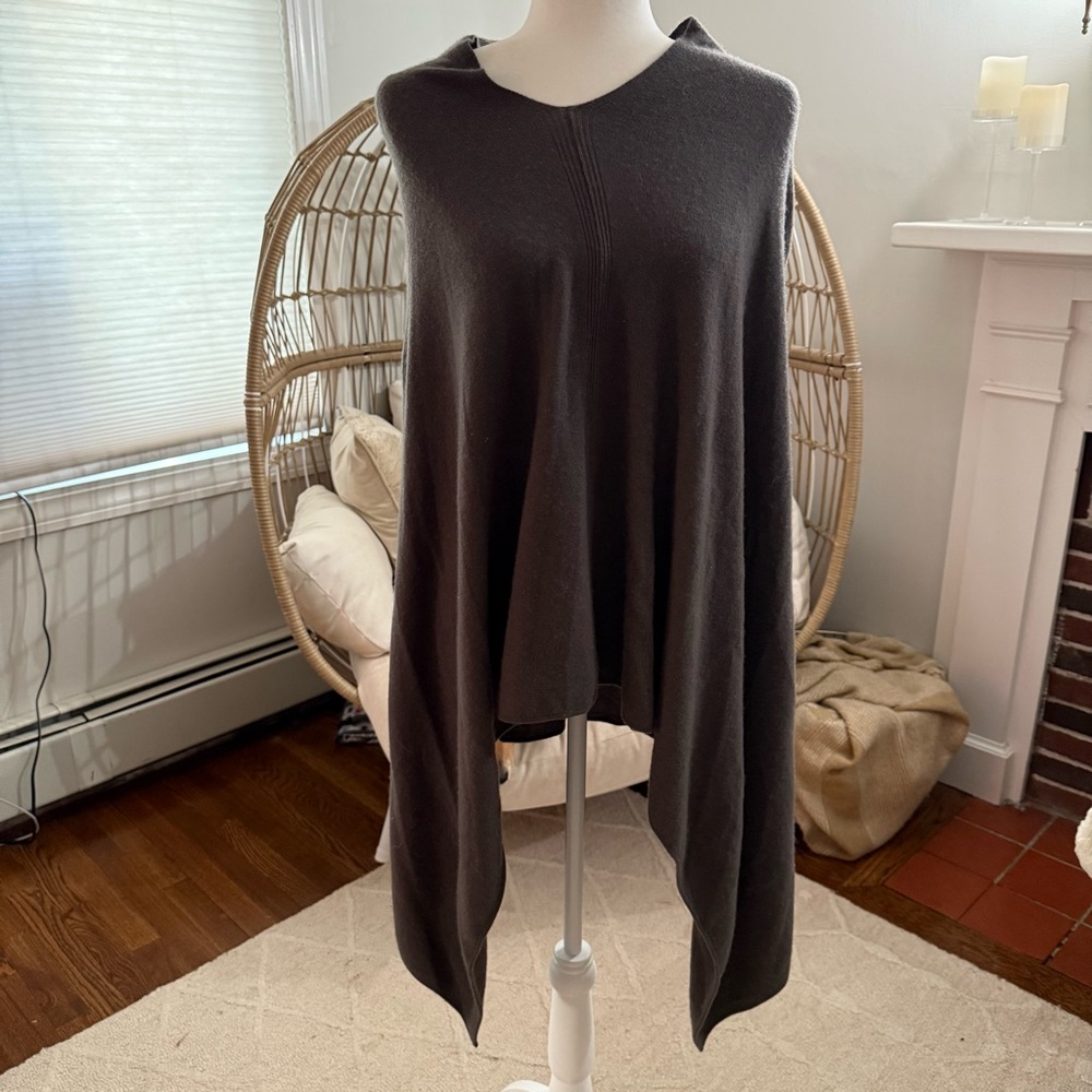 NPI 100% Cashmere Dark Gray Hooded‎ Poncho Cape Made in Nepal Timeless Luxury